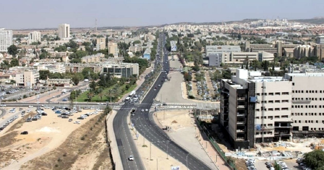 גבעות החול יהפכו לבנייני ענק. צילום של עיריית באר שבע עבור רשות מקרקעי ישראל