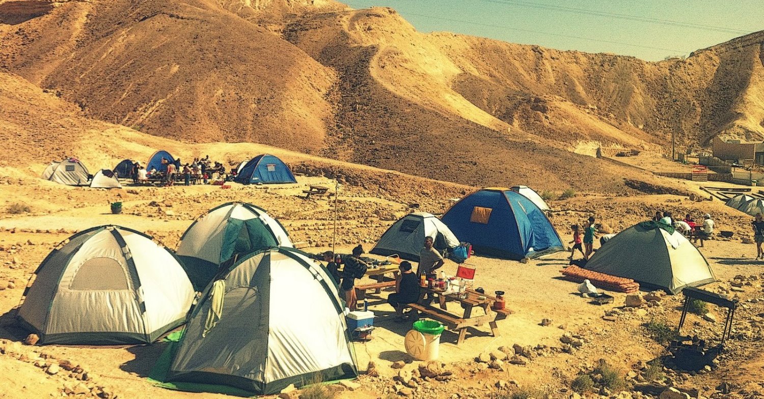 חניון לילה גן לאומי מצדה. צילום: יחצ