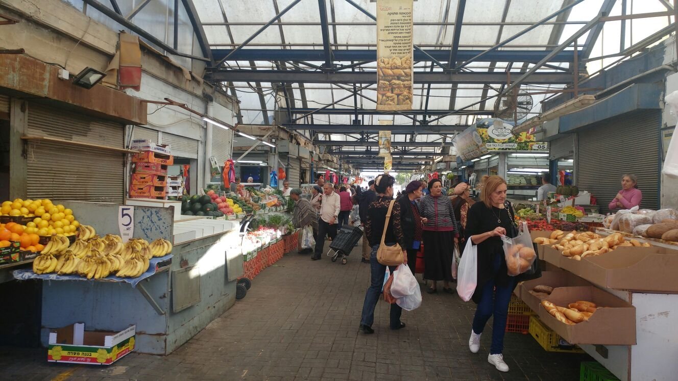 בעל חנות בשוק העירוני נדקר - רקע פלילי - צילום: שרון טל. למצולמים אין קשר לכתבה.