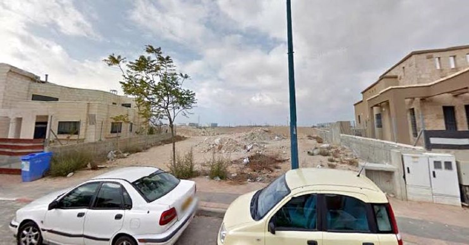  המגרשים הריקים בשכונת פלח 7 הפכו לאתרי פסולת. צילום ארכיון להמחשה בלבד