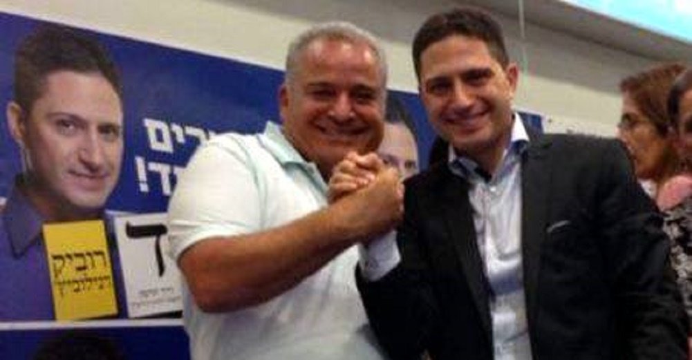 עם ראש העיר רוביק דנילוביץ'