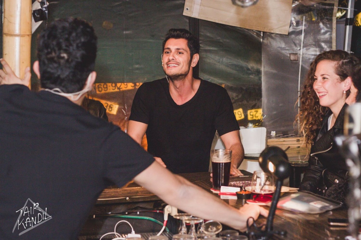 שיחות עם הברמן. צילום: תאיר קנדיל