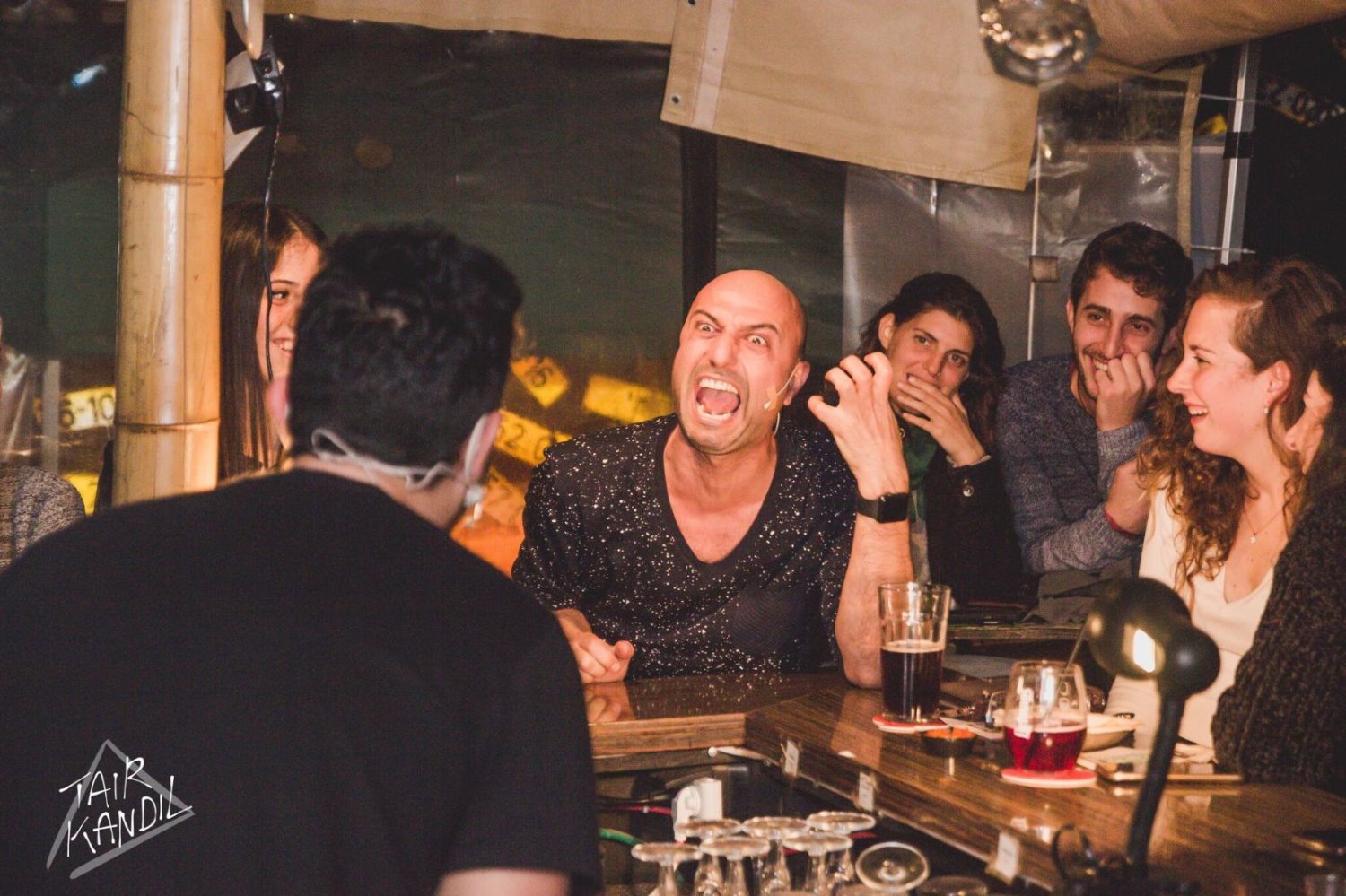 שיחות עם הברמן. צילום: תאיר קנדיל