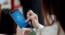 יצר קשר עם קטינות ברשתות החברתיות | המחשה: שאטרסטוק