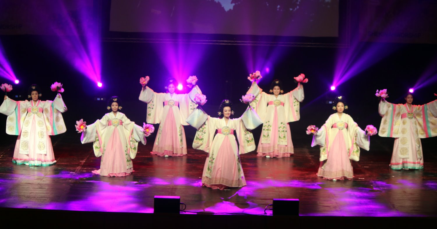 ריקוד קוריאני. צילום: קנגין קים