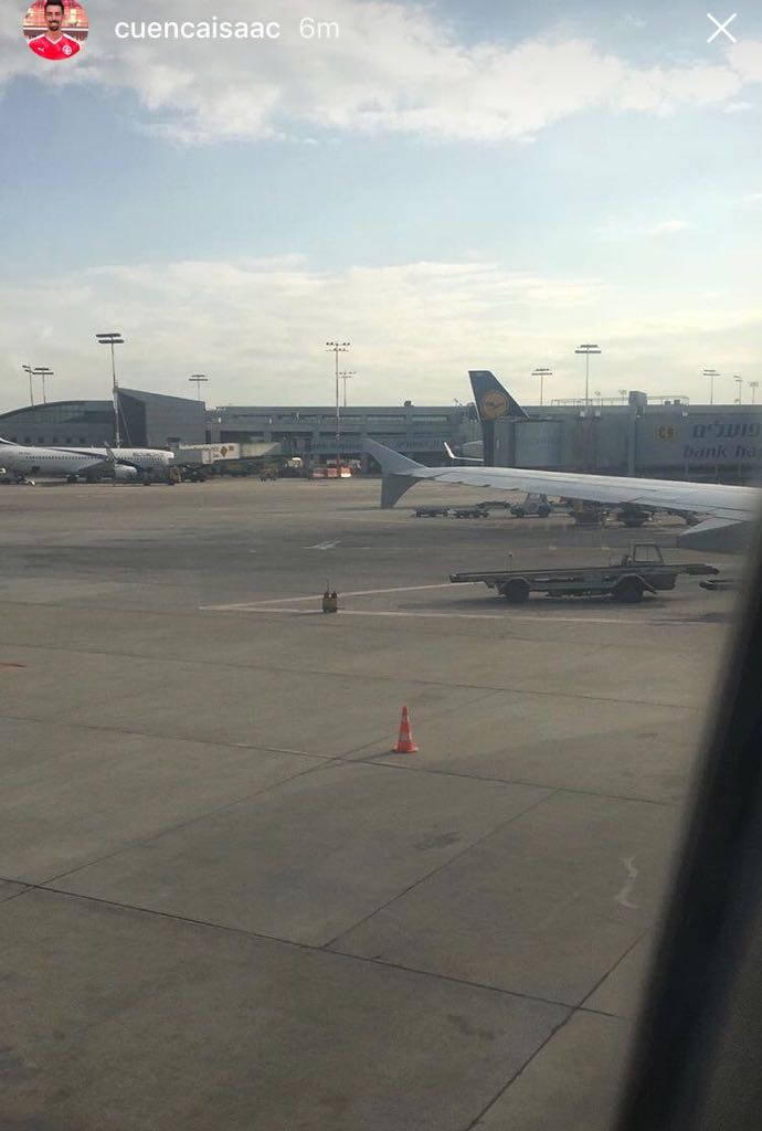 קואנקה מעלה תמונה מנתב"ג לרשת החברתית ומצית גל של שמועות