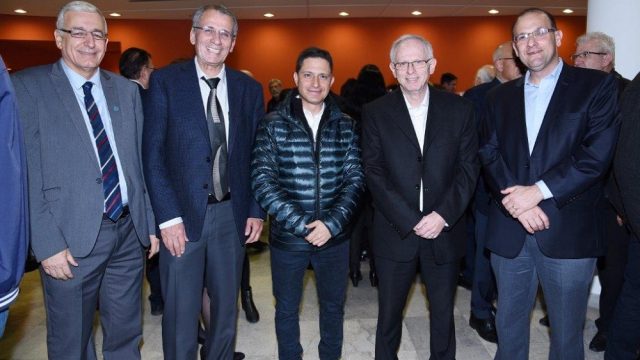 טקס הפרידה ממנהל "סורוקה" לשעבר, פרופ' אהוד דודסון (שני מימין) (צילום: יח"צ)