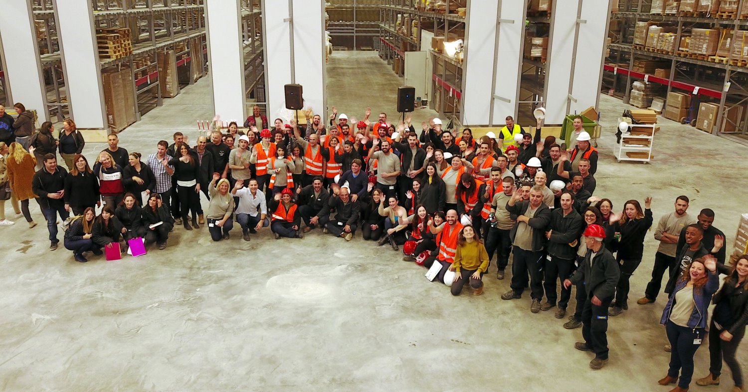 עובדי איקאה באר שבע. צילום רועי לינד