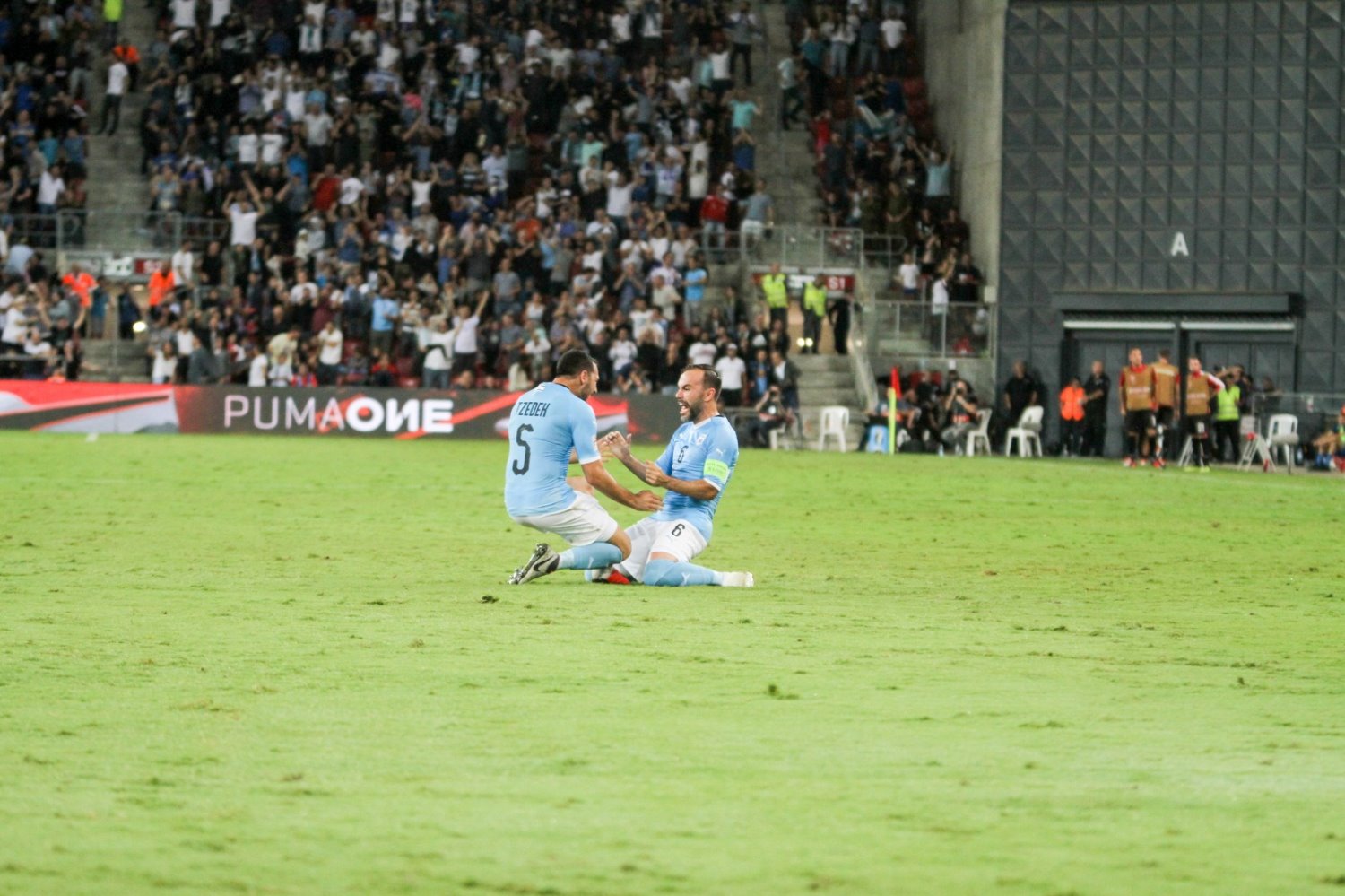 שיר צדק וביבראס נאתכו מאושרים. צילום: זאב דיקמן