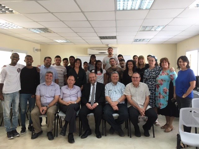 קביעת מזוזה, צילום יחצ