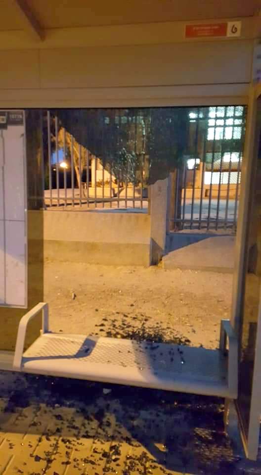 לא נעים לראות זכוכית שבורה. צילום: פייסבוק