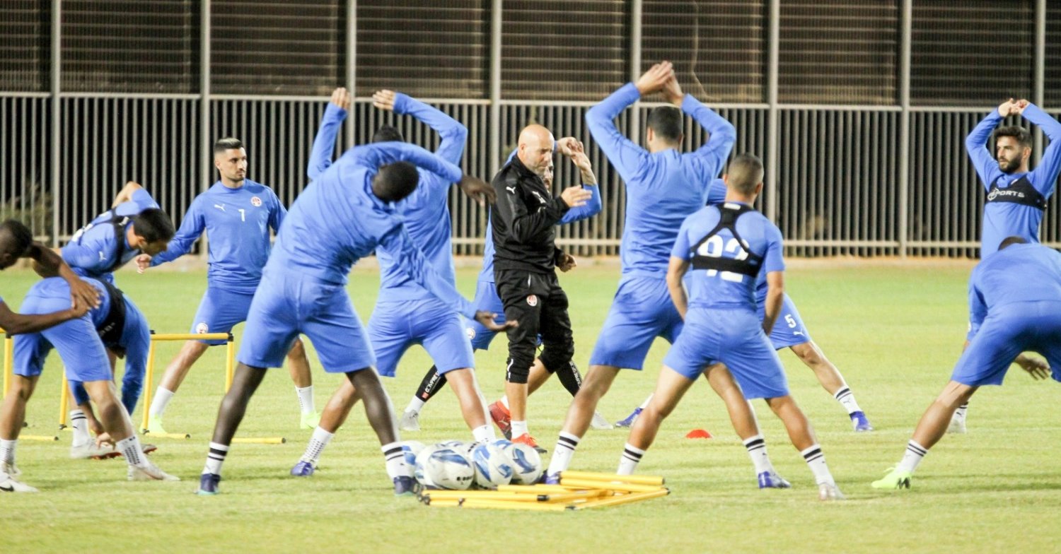 מתאמנים לקראת רעננה. צילום: זאב דיקמן