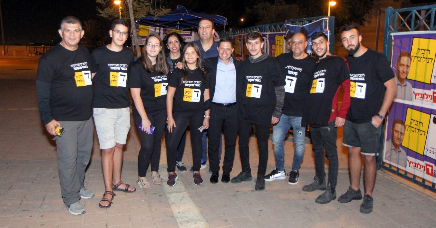 "תודה מעומק הלב, על הזכות הגדולה לשרת אתכם. ריגשתם אותי מאוד". צילום: זאב דיקמן