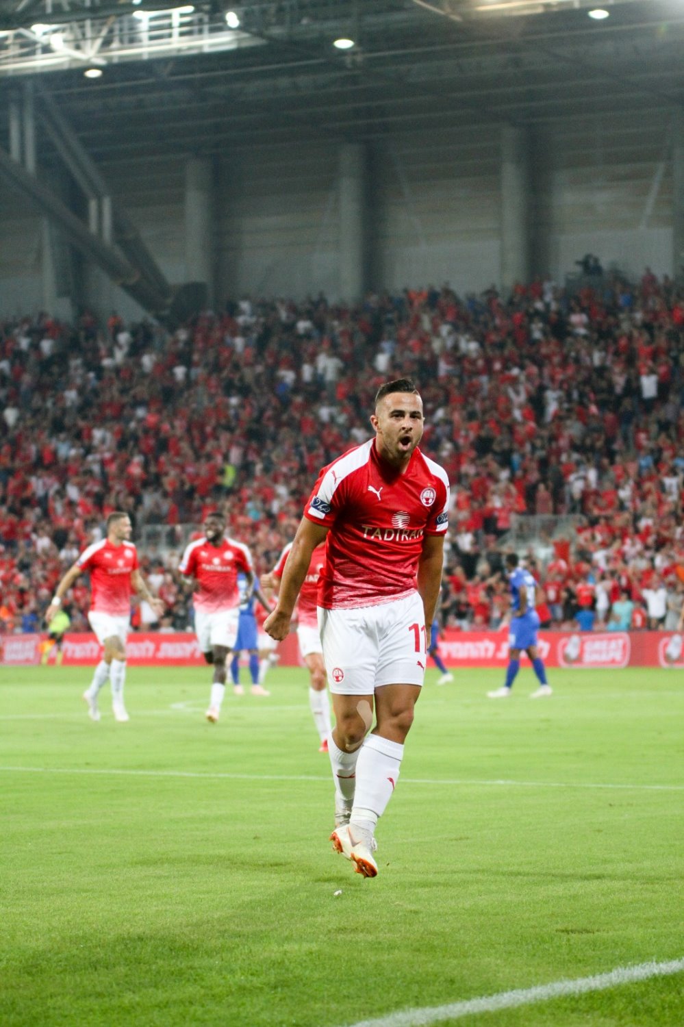 דיא סבע חוגג את הבכורה בבירת הנגב. צילום: זאב דיקמן