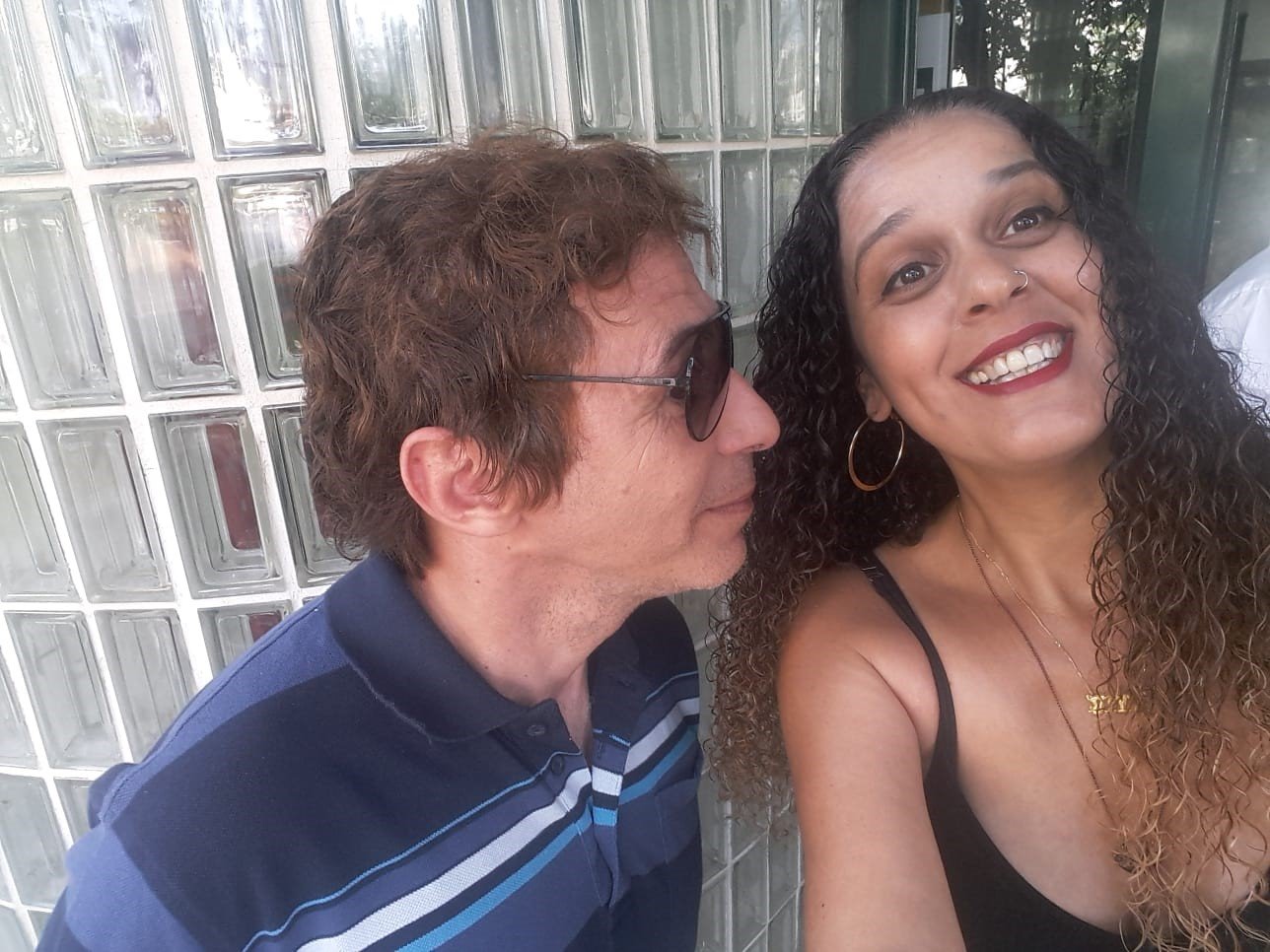 עמית סולומון מקבוצת צוות 3, יו"ר וועד העובדים של הקבוצה ומי שניצחה ביחד עם ההנהלה על הפקת האירוע, עם יובל סמו. צילום: יחצ