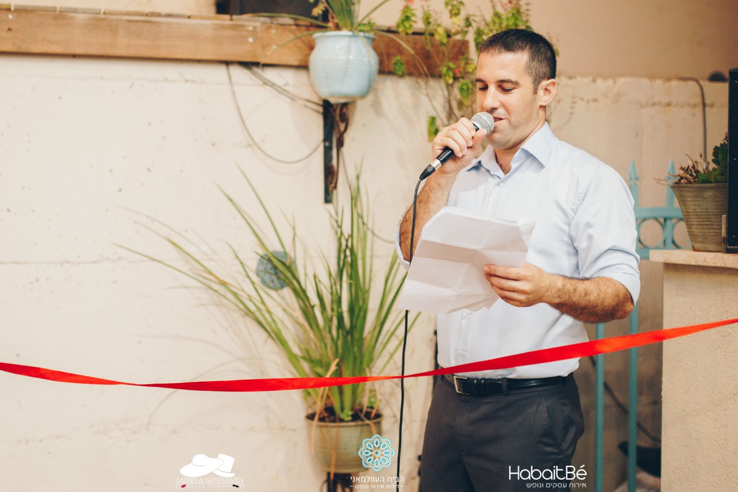 מיקי גוזר סרט. צילום: עדן זמר