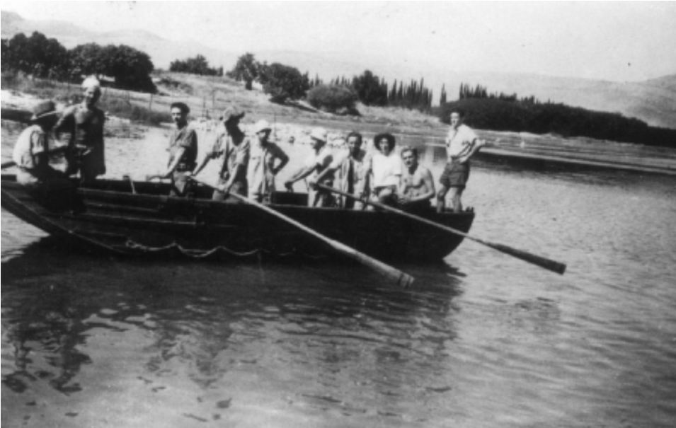 יונה בזרוע הים בשנת תש"ח. צילום באדיבות יונה אנס-אברבוך