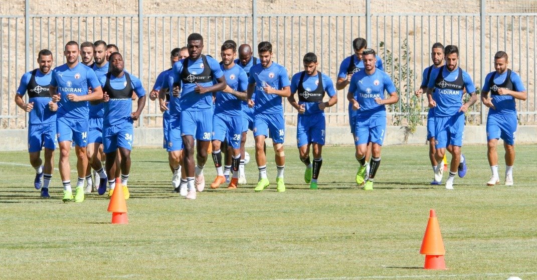 מתאמנים לקראת הפועל תל אביב. צילום: זאב דיקמן