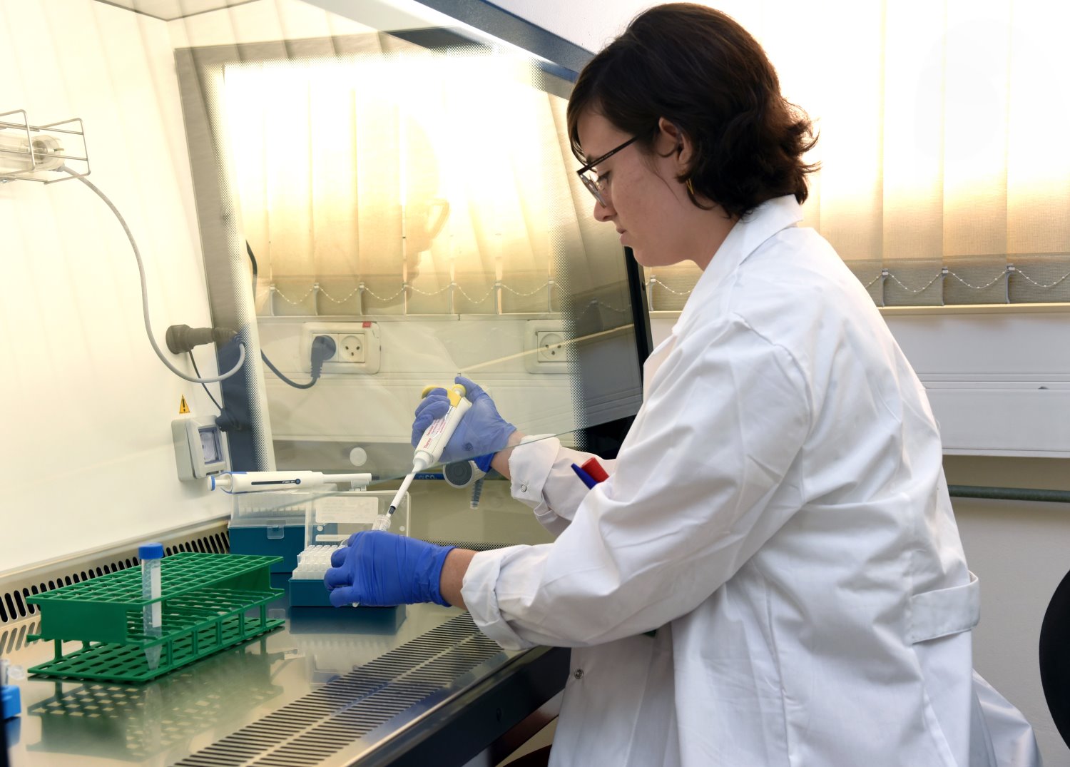 אניקה ג'ין טומה, עוזרת מחקר ביחידה למחקרים קליניים בסורוקה. צילום: יחצ