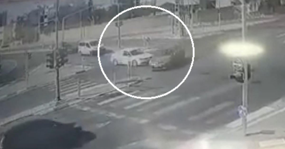 תיעוד תאונה בצומת יהודה הלוי-דוד המלך, בנס נגמר ללא נפגעים. צילום באדיבות 'אור ירוק'