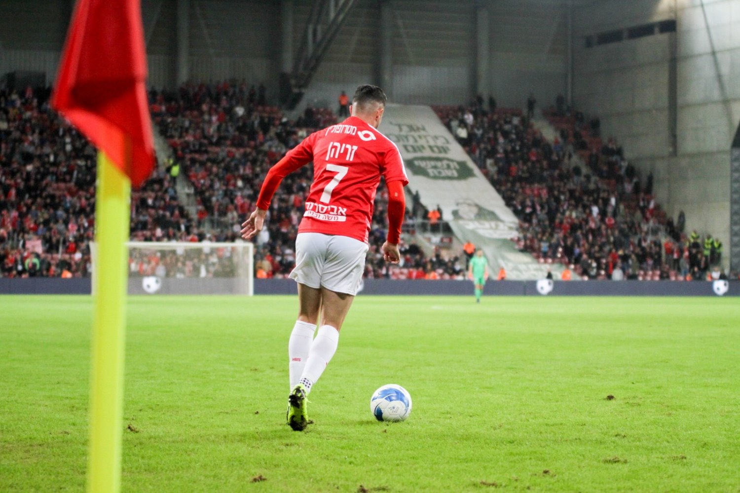 הוא לא ישן הלילה. ניב זריהן. צילום: זאב דיקמן