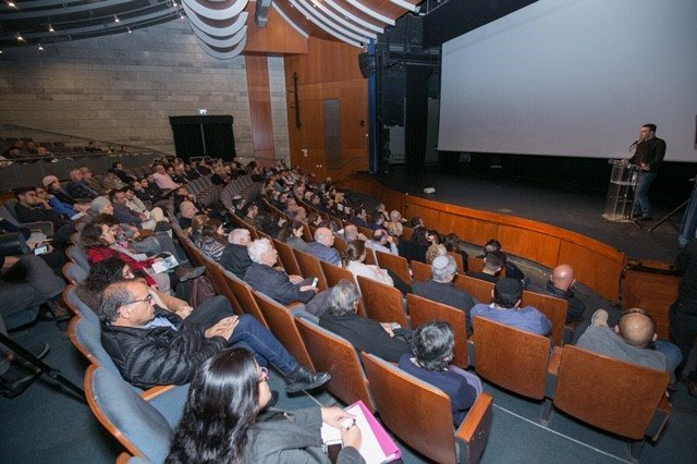 כנס שיתוף ציבור, שולחנות עגולים. צילום דיאגו מיטלברג