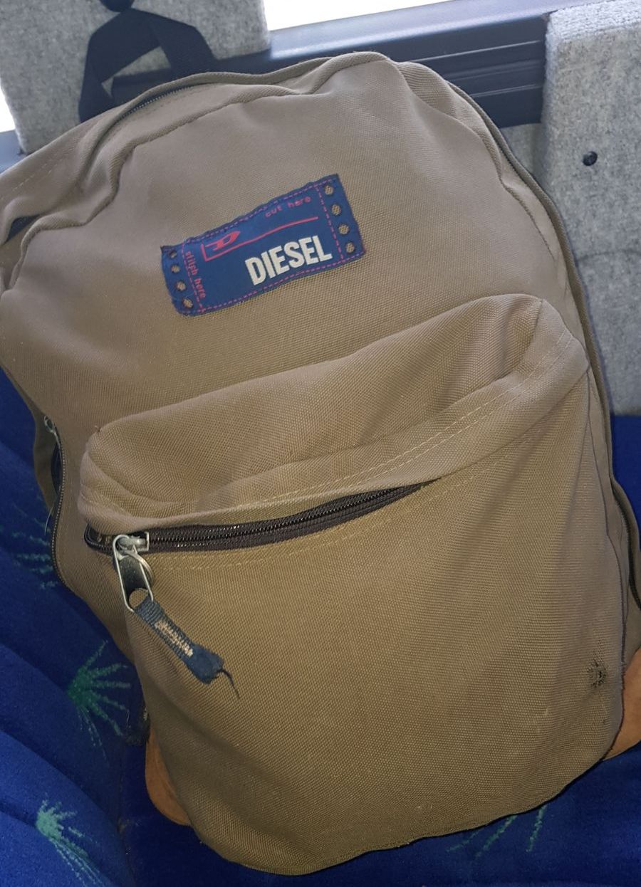 "זה תיק גב קטן ואף פעם לא העירו לי"