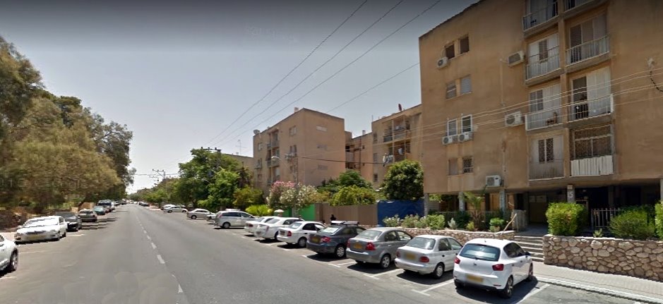 פרצו לרכב ברחוב מבצע עובדה ונתפסו "על חם". צילום: גוגל מפות