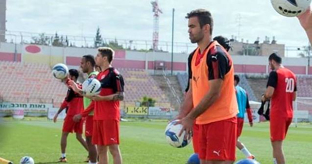 השחקנים מתאמנים. צילום: מועדון הפועל באר שבע (פייסבוק)