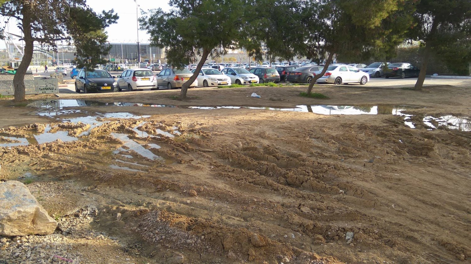 בימים אלו פועלת חברת הבנייה להנחת קו ביוב חדש. צילום פרטי