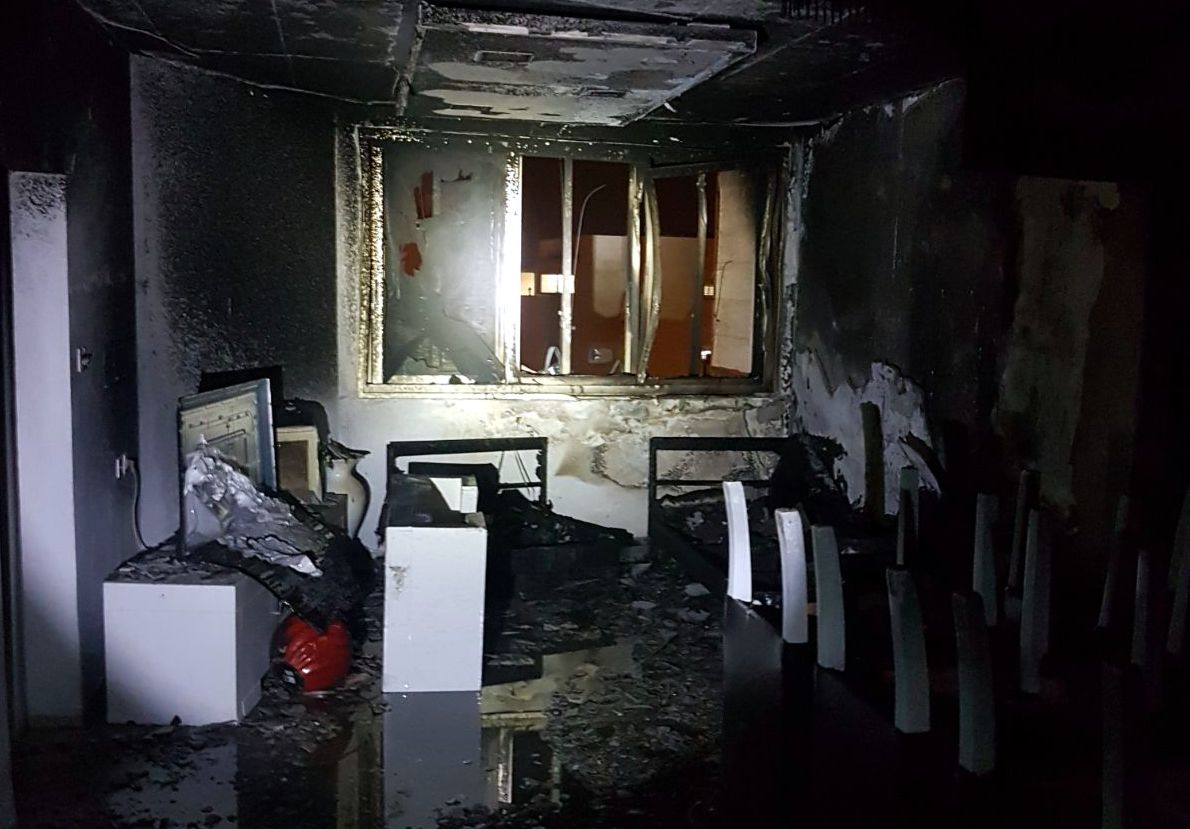 דירה בשכונת רמות עלתה באש, צילום: דוברות כיבוי והצלה