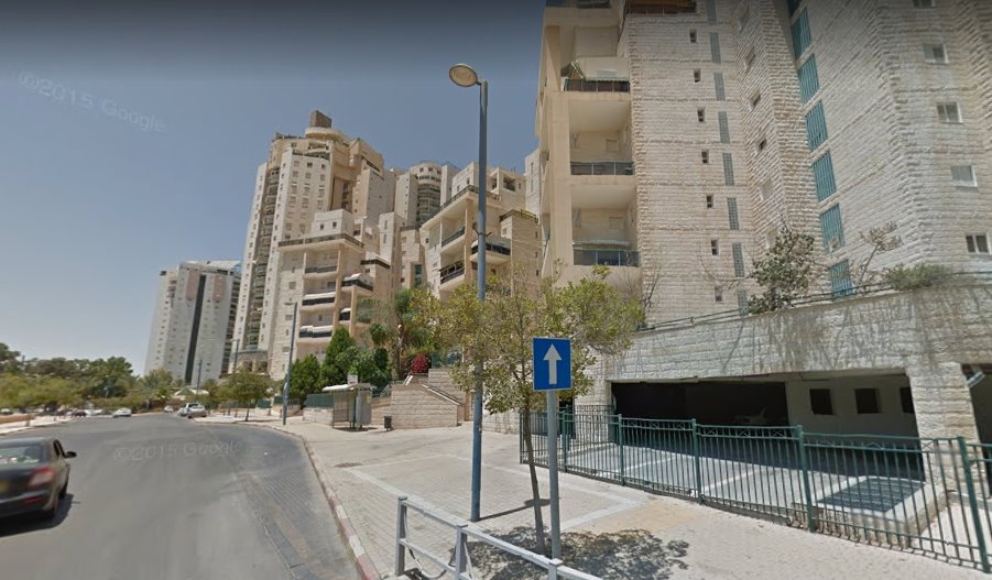 אברהם נראה לאחרונה סמוך למגדלי רמב"ם. צילום: גוגל מפות