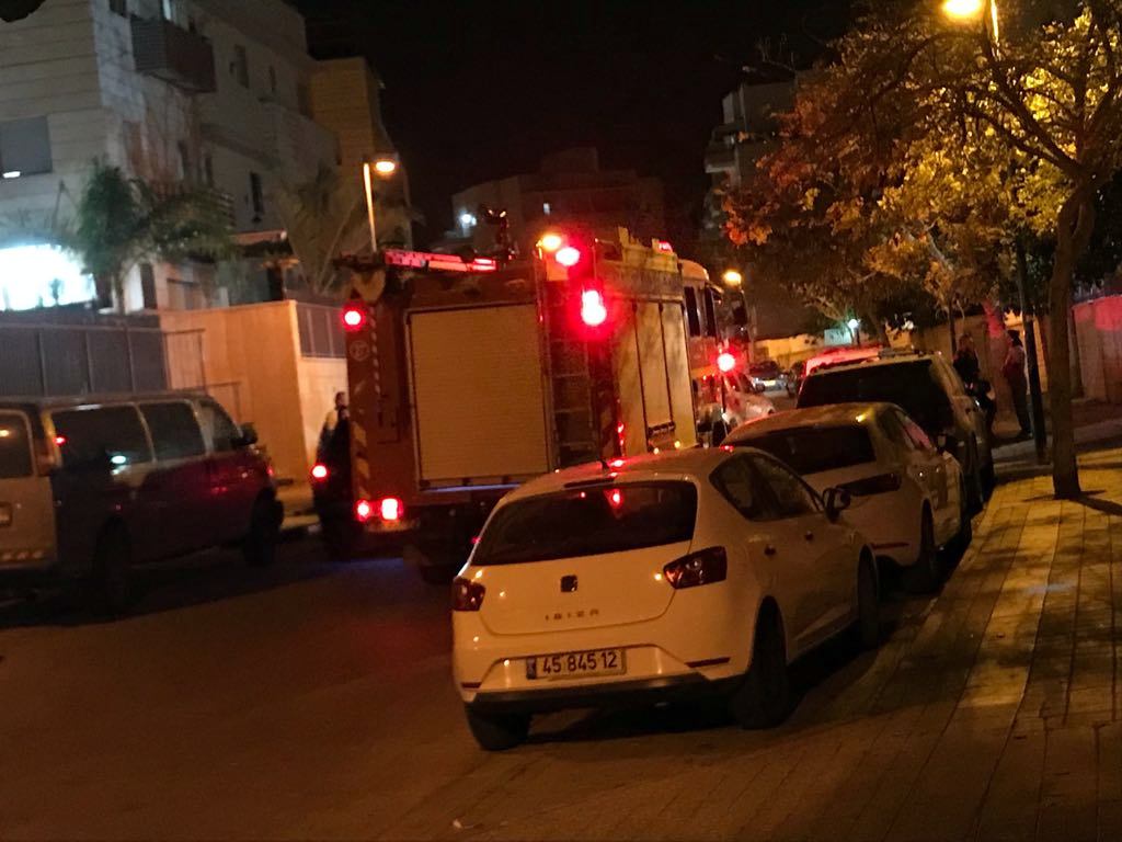 כוחות הכיבוי בזירת האירוע. צילום: נווה סגל