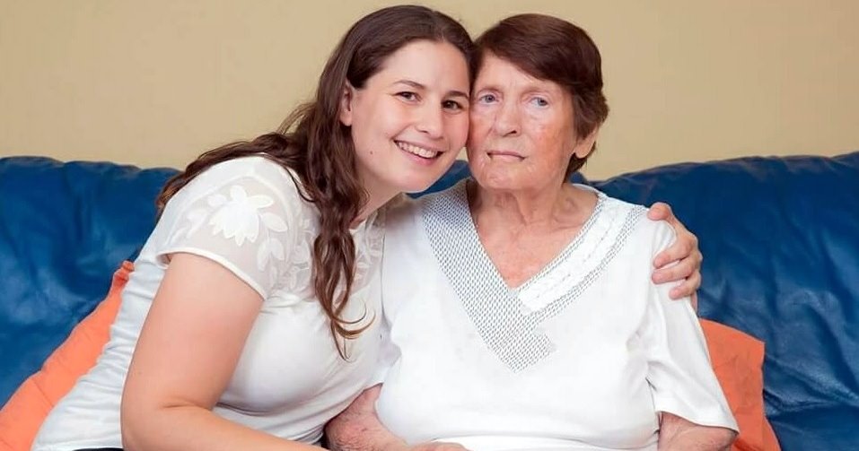 יפעת וסבתא שלה