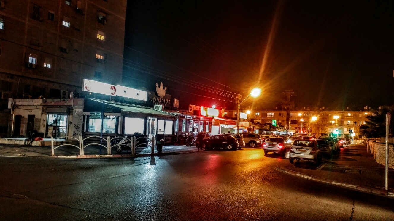 "שמענו פיצוץ ורצנו למקום". מרכז גילת. צילום: שרון טל