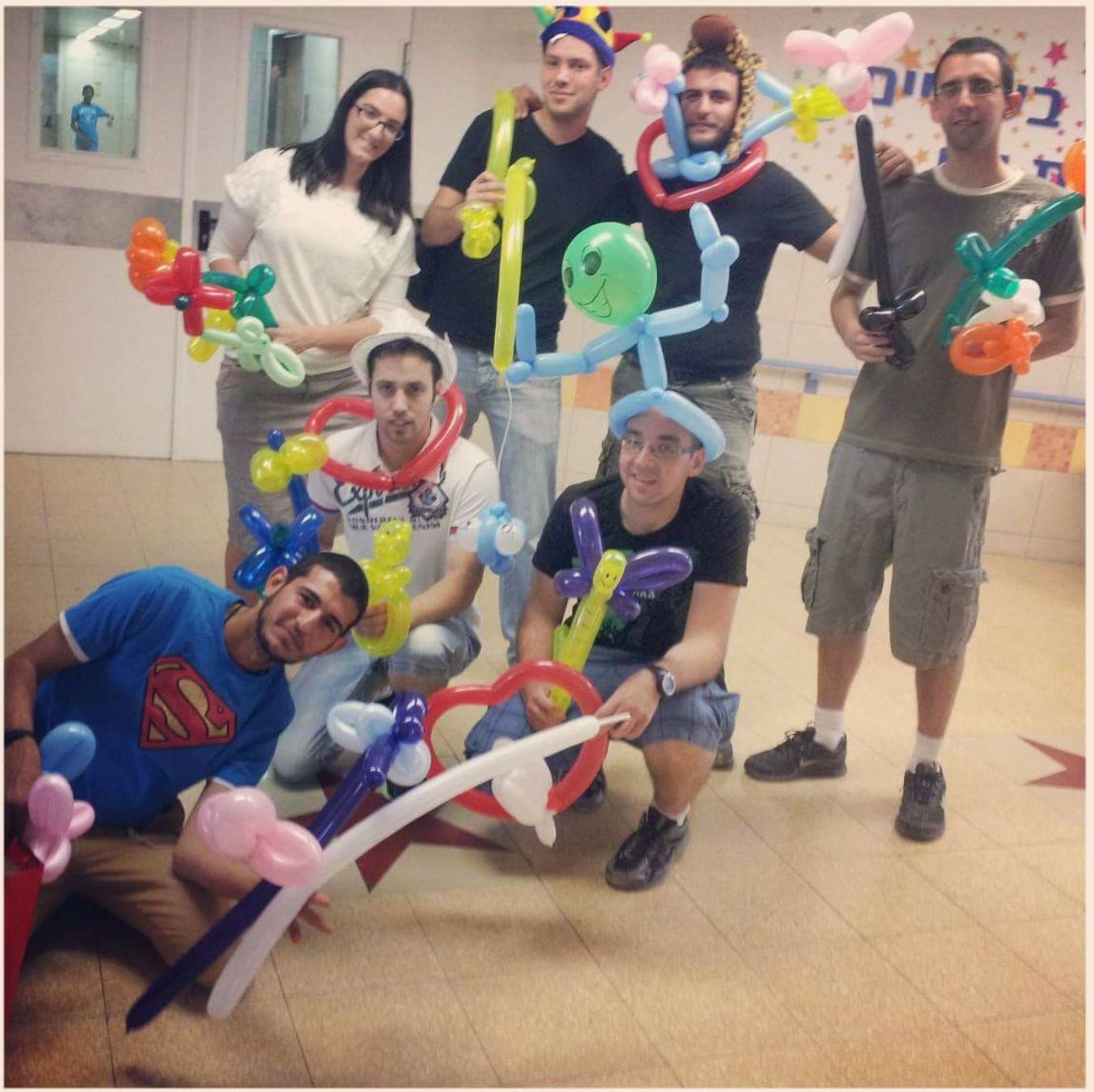 תמיד התנדב ועזר לכולם: מתנדבי סורוקה (נדב למטה שני משמאל)