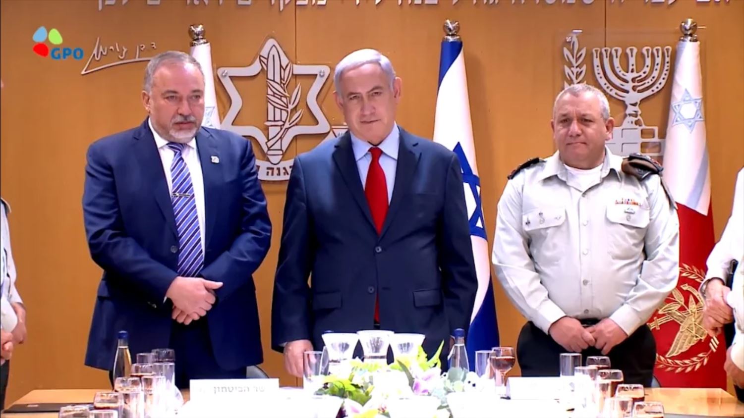 איזנקוט, נתניהו וליברמן בישיבת פורום מטכ"ל, אתמול (צילום: לע"מ)