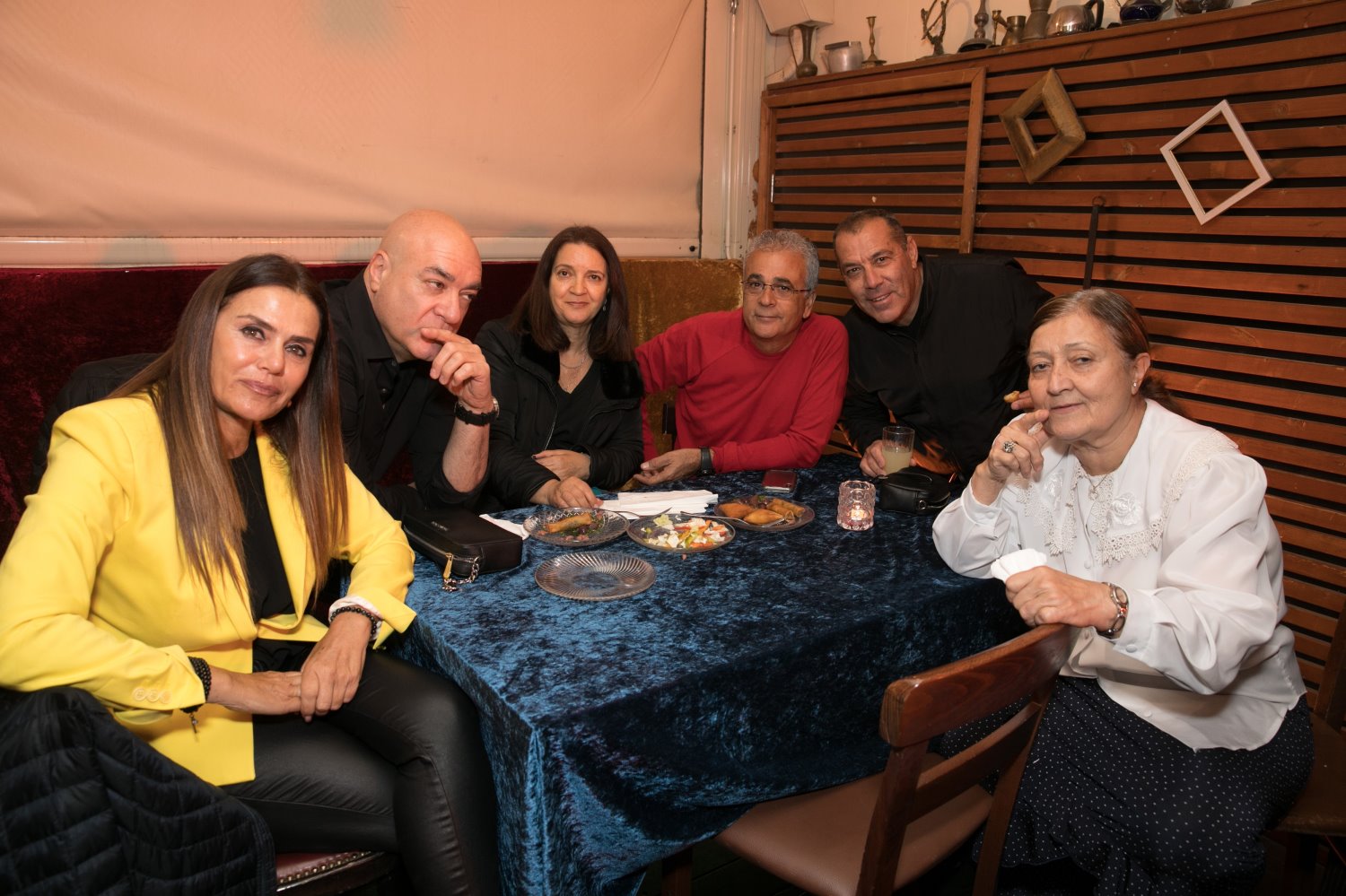 חברי א. הידידים מבלים - קרדיט דיאגו מיטלברג