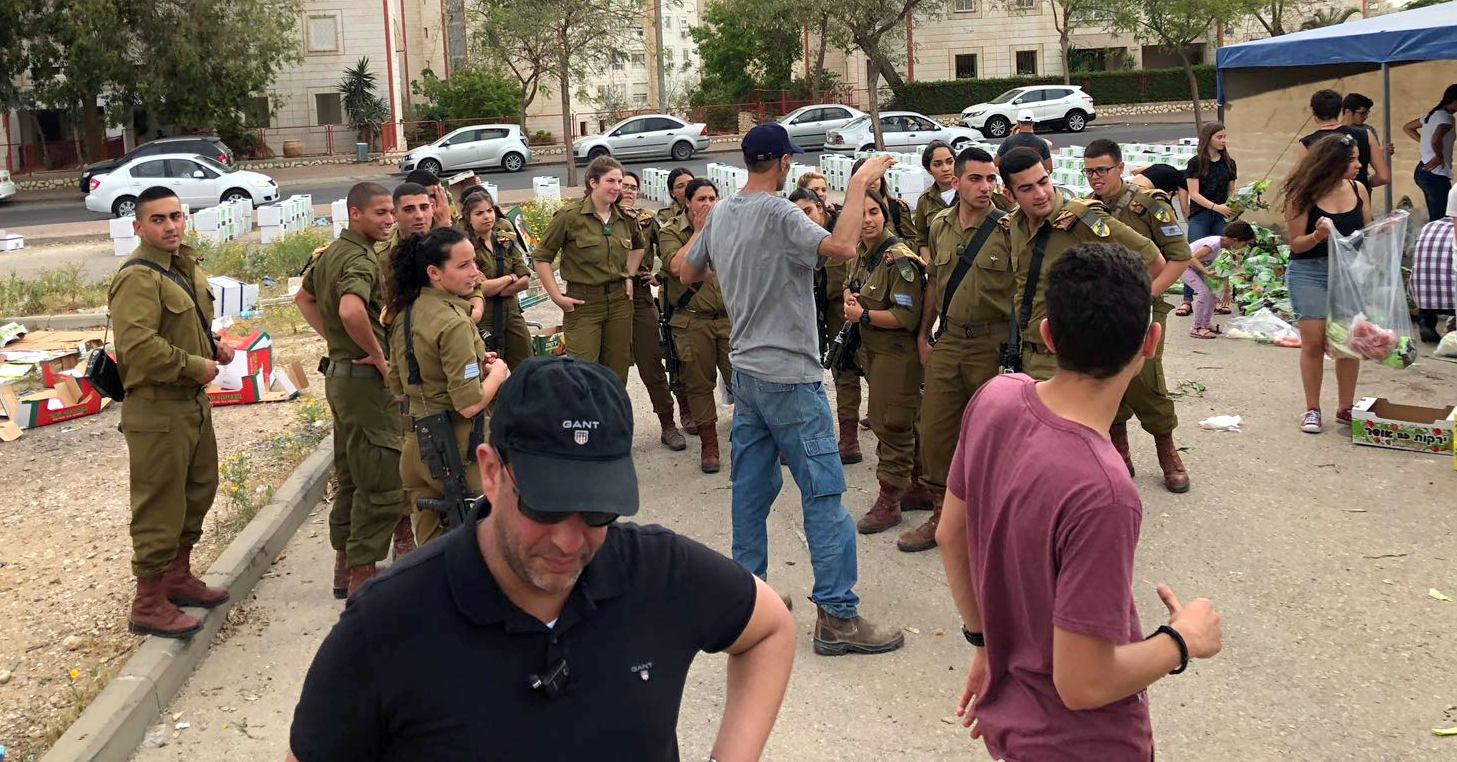 חיילים לוקחים חלק