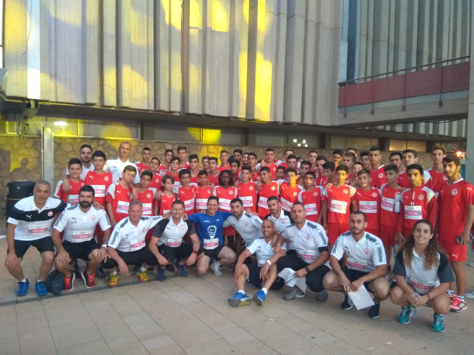 רוביק עם הנוער של הפועל באר שבע. קרדיט יחצ