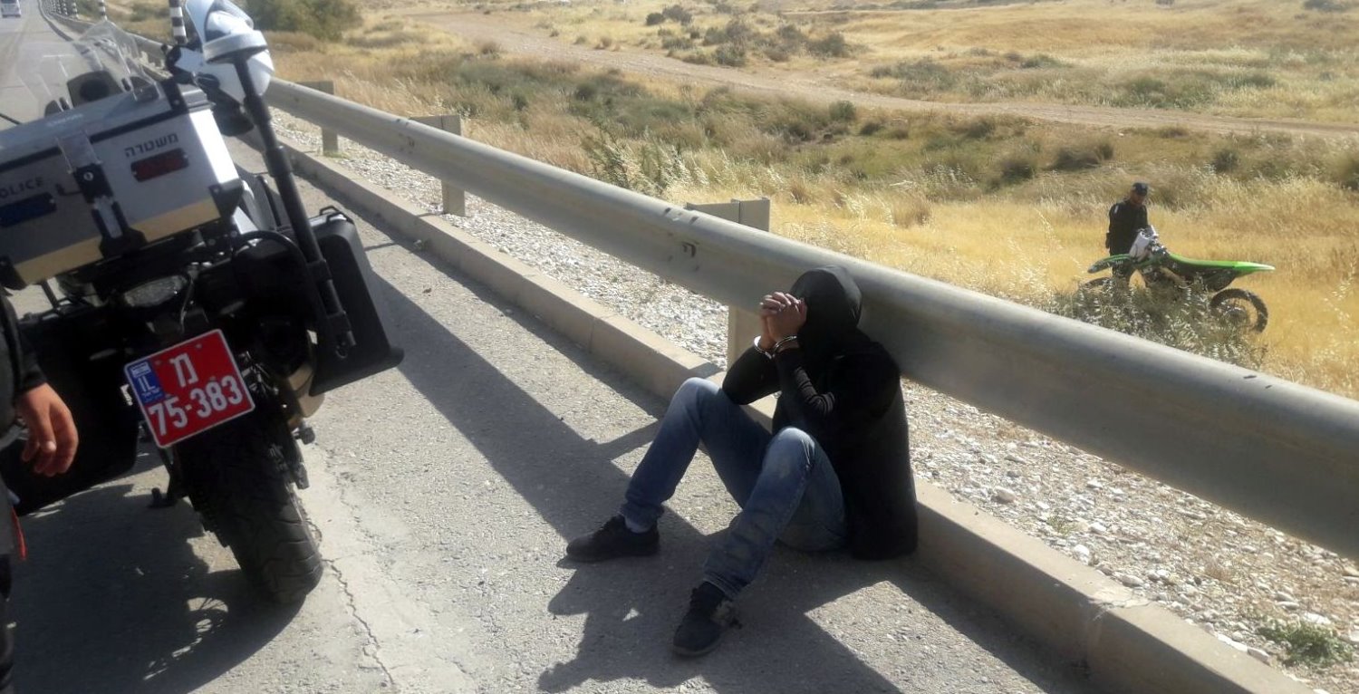 החשוד נעצר ויובא בפני שופט. צילום דוברות המשטרה 