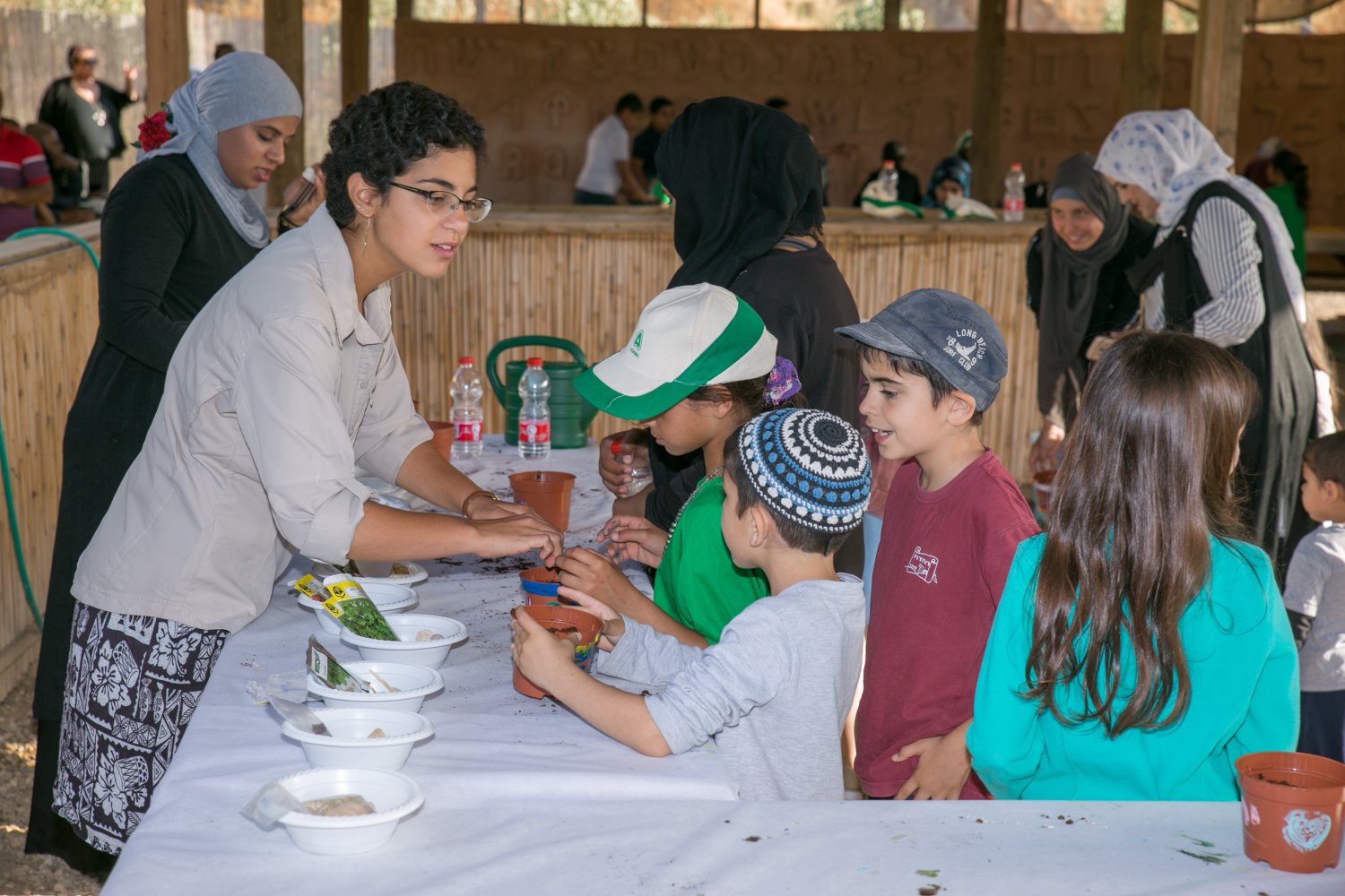 עובדים יחד. צילום עוזי אברהם