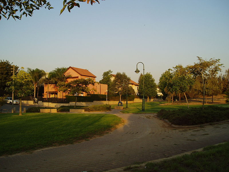 חוששים שינוי צביון היישוב להבים.  צילום: ויקיפדיה