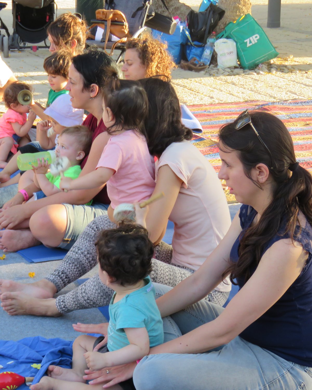 יוגה במתחם הקטר