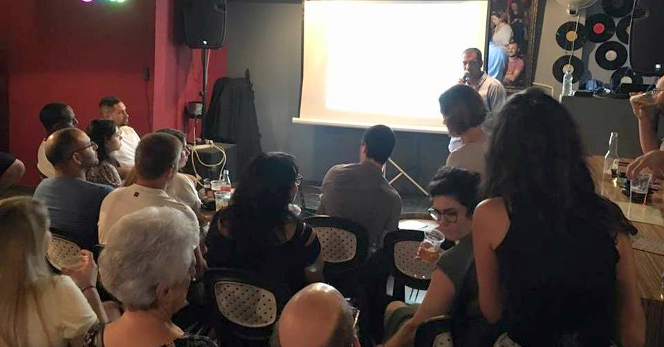 ניר טרבלסי בהרצאה בביאליק 26. צילום באדיבות מכללת סמי שמעון