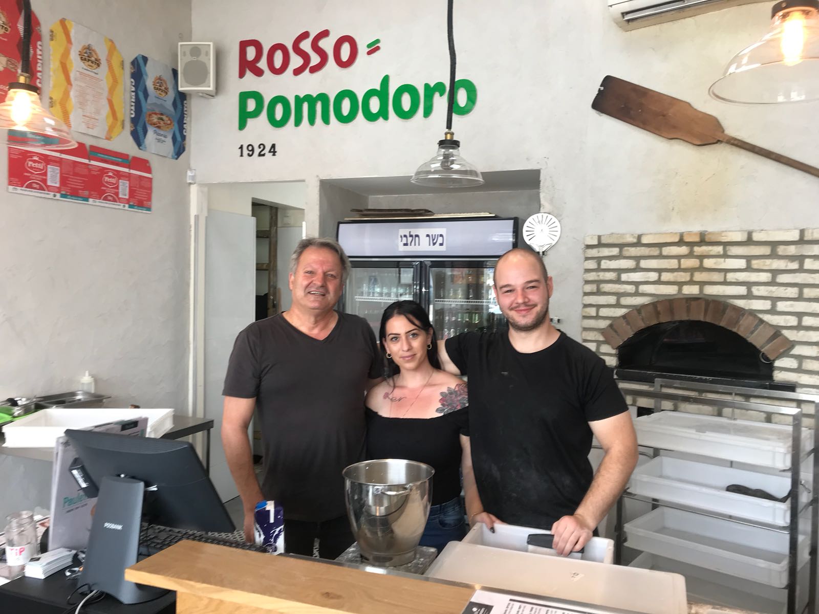 יהודה נעים בפיצריה החדשה - קרדיט יחצ 