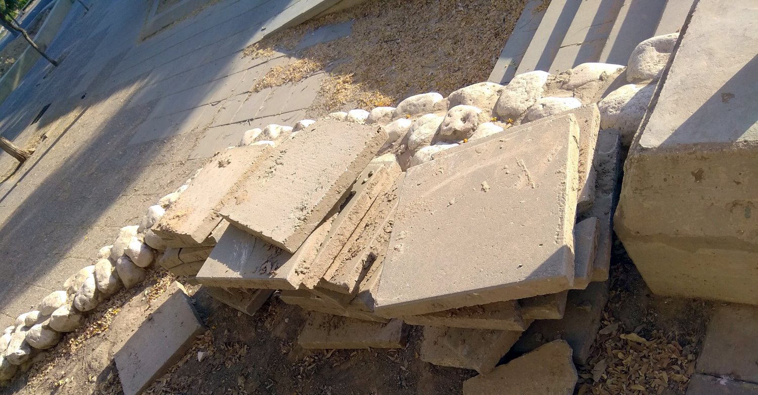 רחבת השל"ה בשכונה י"א. צילום: פרטי