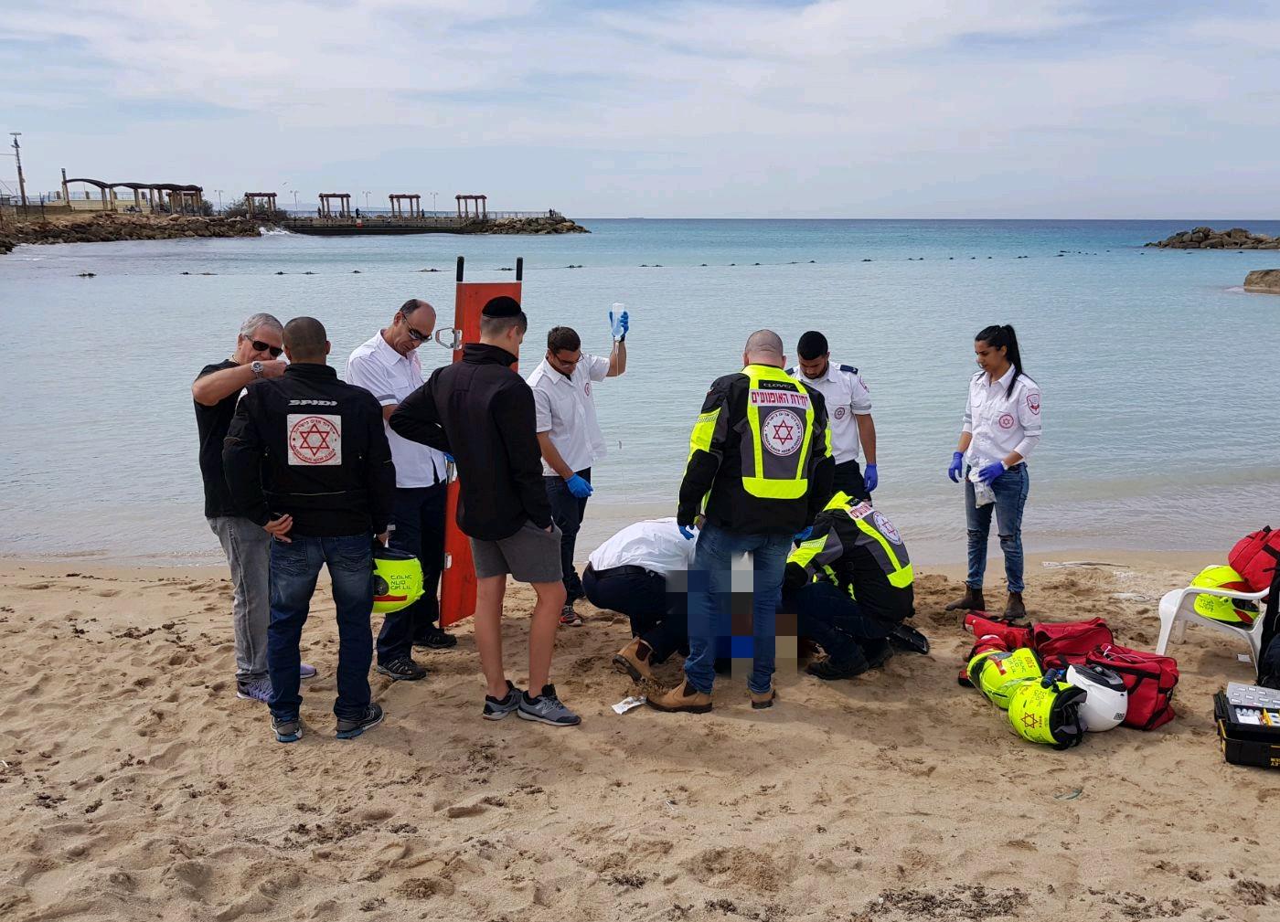 טביעה בחוף גלי גליל בנהריה - צילום דוברות מדא