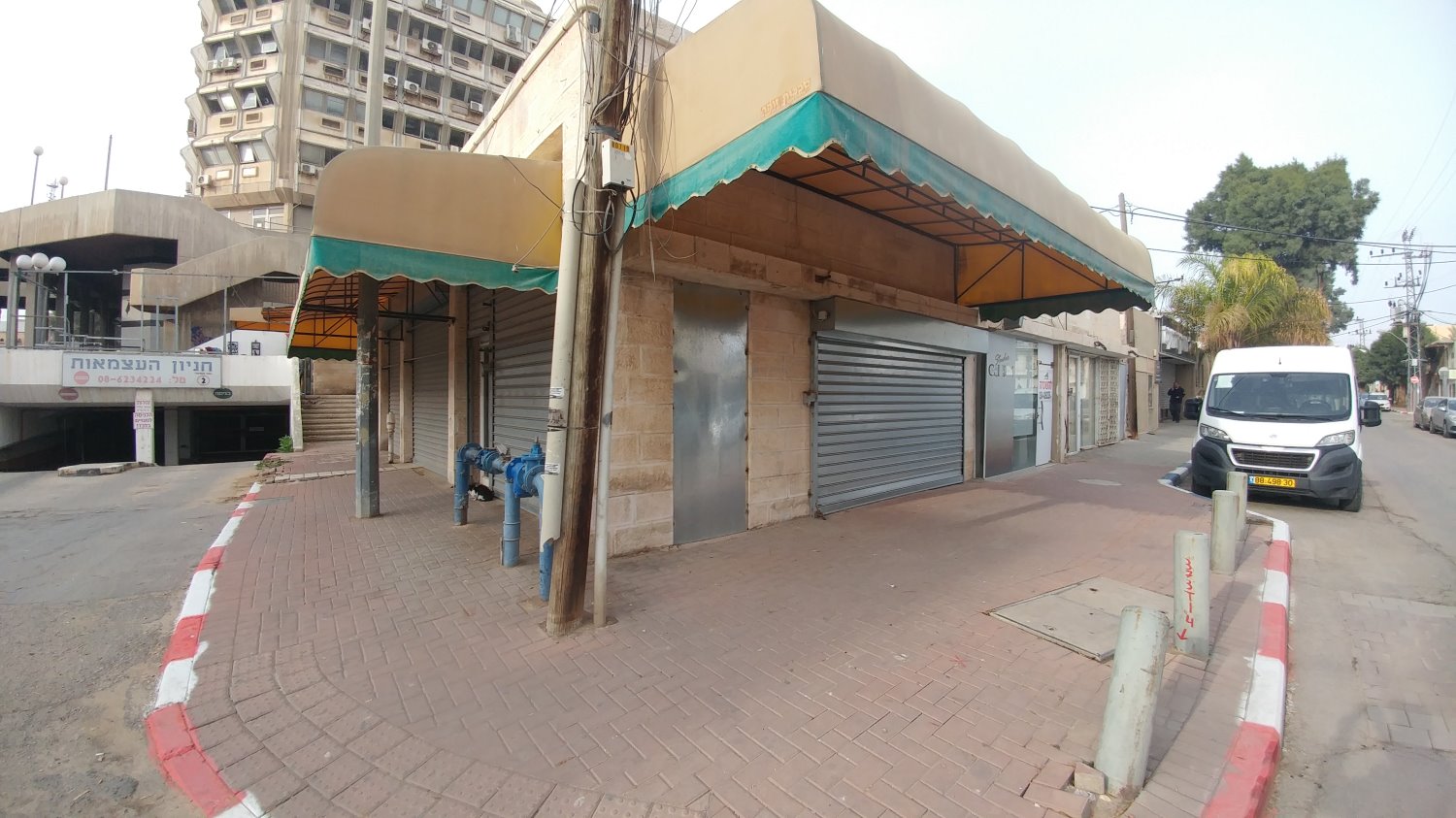 יש עוד המון מה לעשות בקדנציה הבאה - עסקים סגורים בעיר העתיקה בבאר שבע צילום: שרון טל