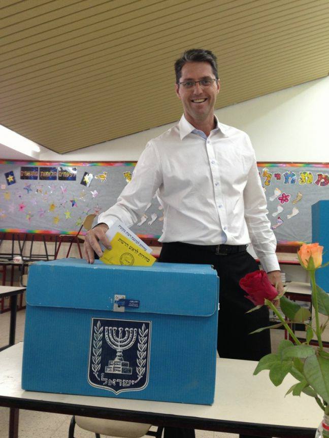 יוסי ניסן "מכוונים לסיבוב הראשון". צילום: פרטי